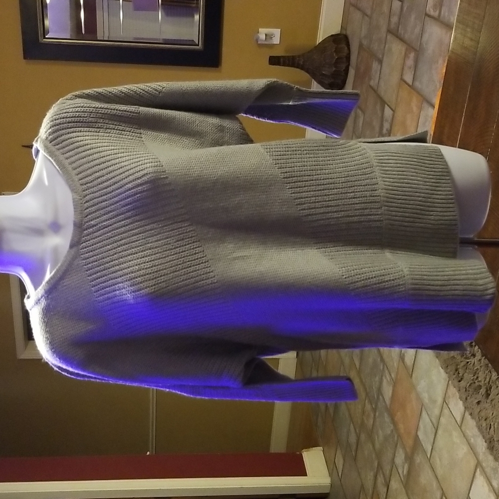 🌺a.n.a. gray pullover sweater